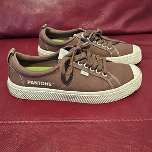 Cariuma Brown Canvas Sneakers